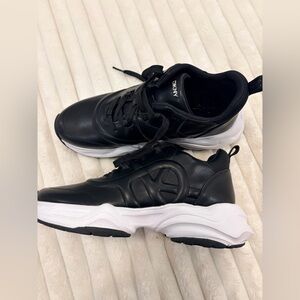 NEW DKNY Black Logo Platform Sneakers | Women’s Size 9 |